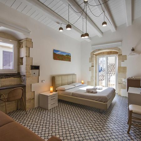 B&B Bianco E Blu มารีนาดีรากูซา ภายนอก รูปภาพ