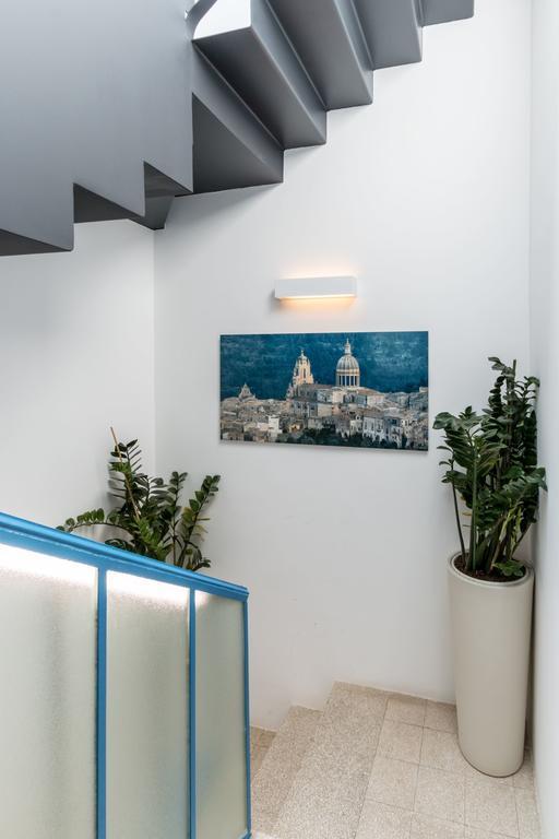 B&B Bianco E Blu มารีนาดีรากูซา ภายนอก รูปภาพ